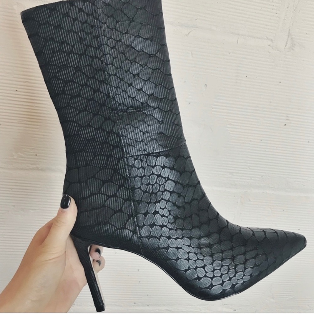 BRAND NEW Matisse Dream Catcher boots.